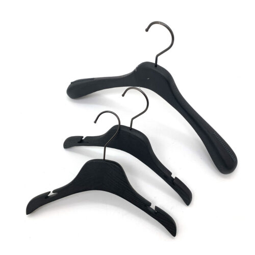 HANGERS (1)